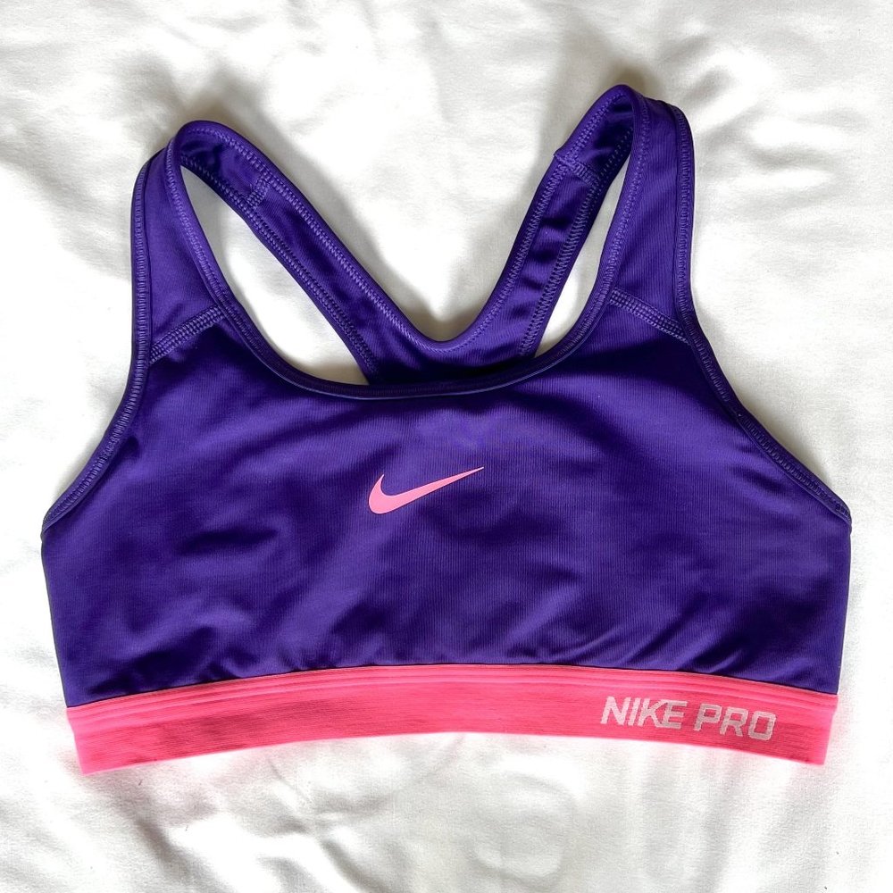 NIKE PRO Center Swoosh Dri-Fit Racerback Sports Bra, Size Medium